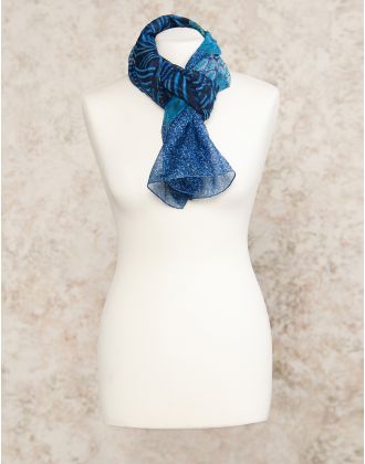 Foulard bleu imprimé