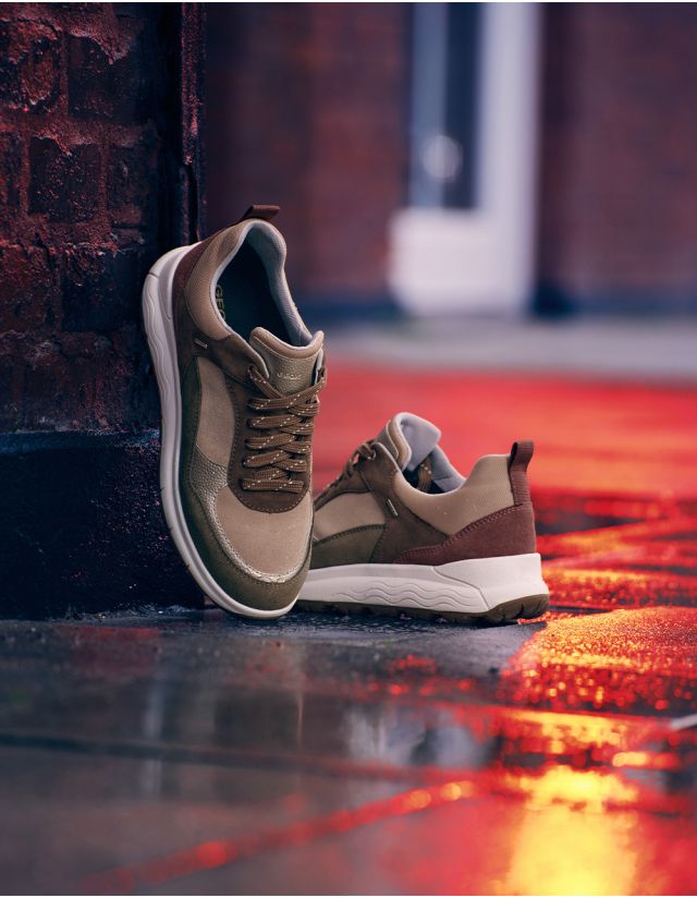 Baskets imperméables cuir