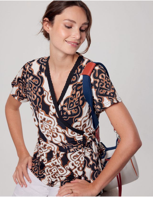 T-shirt chic cache coeur