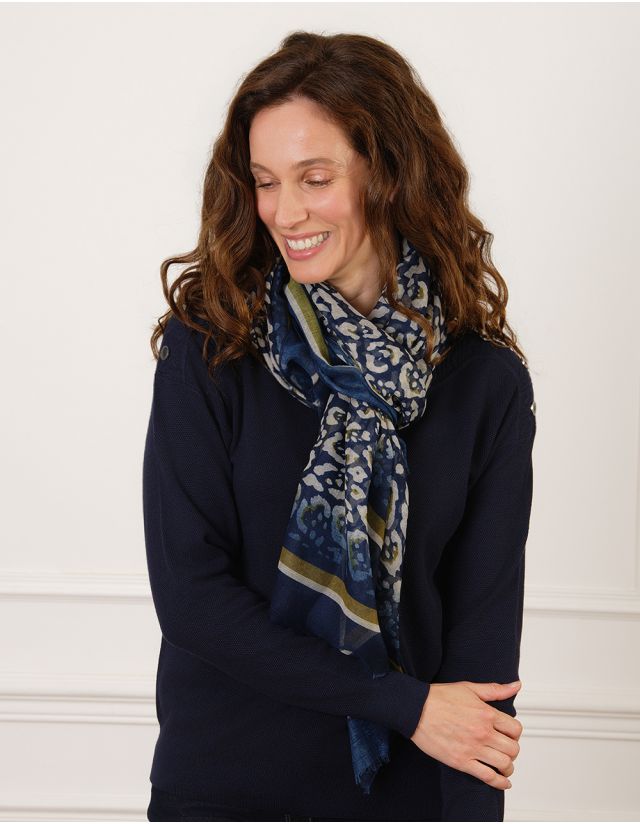 Foulard motif léopard