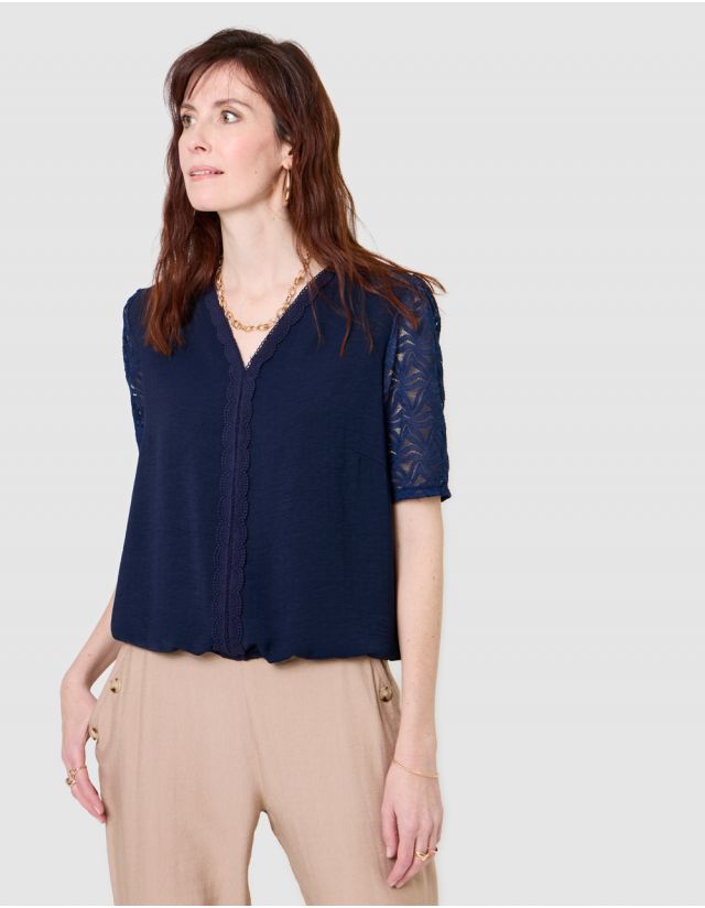 Blouse dentelle marine