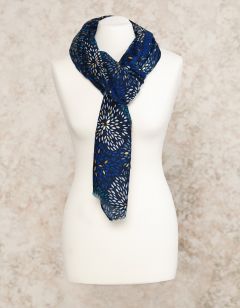 Foulard bleu imprimé