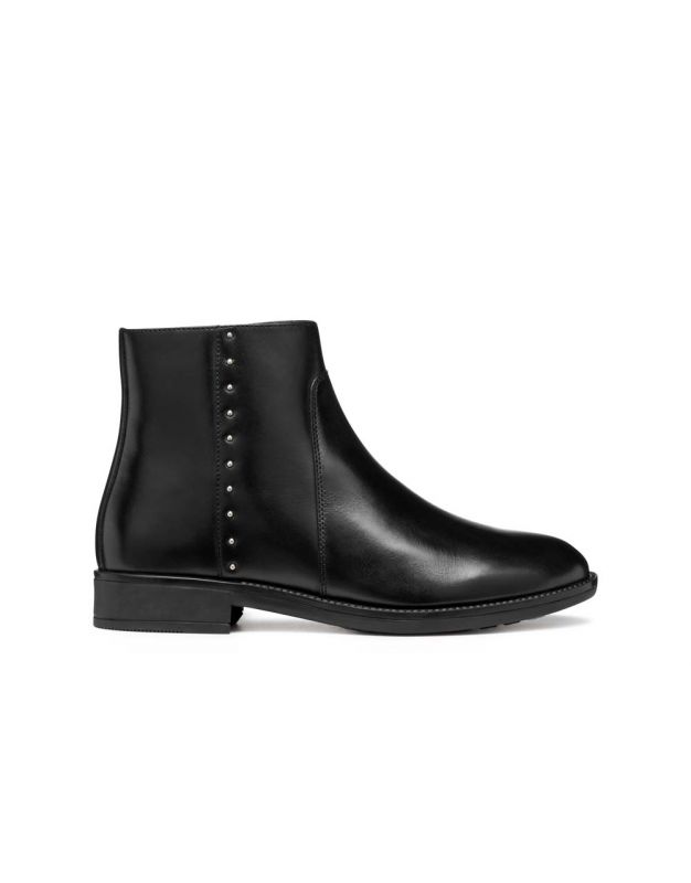 Bottines clous noir cuir