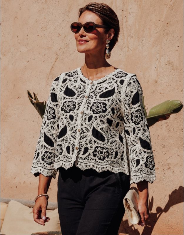 Chemisier brodé noir écru